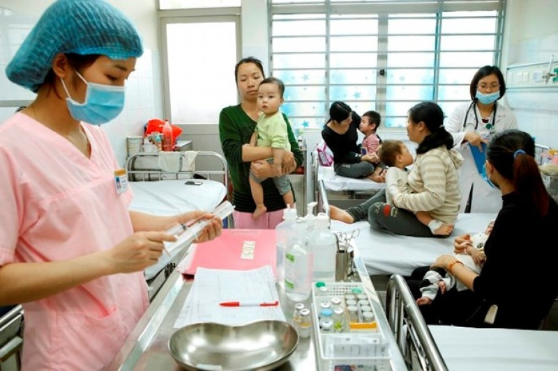 Hơn 1000 ca mắc cúm trong tháng, Bộ Y tế họp khẩn
