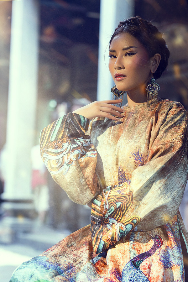 Nguyễn Thị Loan lạ lẫm trong hình tượng Hoàng hậu Nam Phương