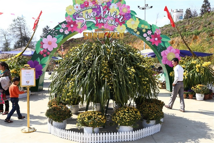 Chơi xuân đã đời với Lễ hội khèn hoa Sun World Fansipan Legend