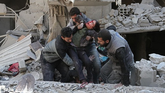 Tấn công hóa học lại làm rung chuyển “địa ngục trần gian” ở Syria