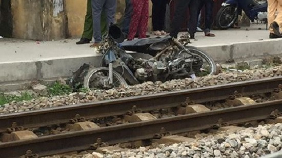 Cố băng qua đường sắt, một người đàn ông bị tông thiệt mạng
