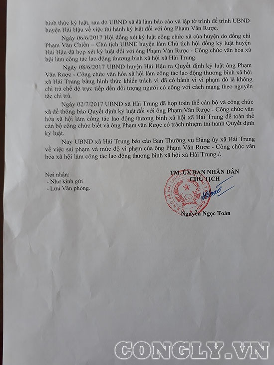Nam Định: Gia đình người có công tố công chức xã 