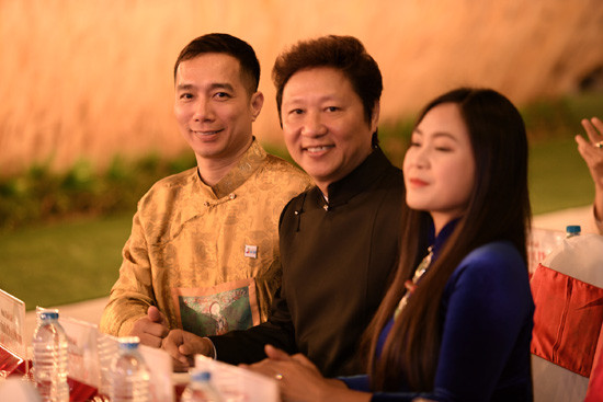 NTK Đỗ Trịnh Hoài Nam ấn tượng với BST Khai mạc Lễ hội Áo dài TP HCM lần thứ 5
