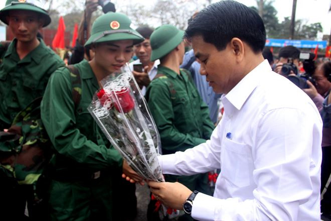 Gần 3.500 thanh niên Hà Nội lên đường nhập ngũ