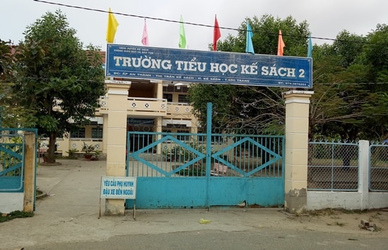 Buộc thôi việc thầy giáo dâm ô với học sinh