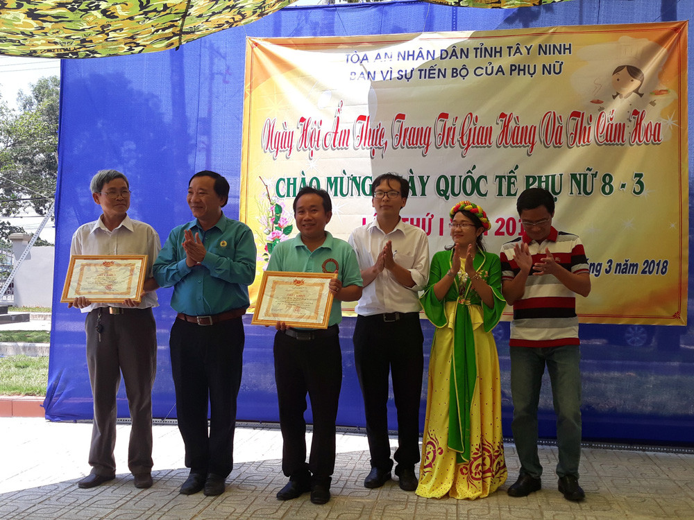 TAND tỉnh Tây Ninh tổ chức Ngày hội ẩm thực và thi cắm hoa chào mừng ngày 8/3