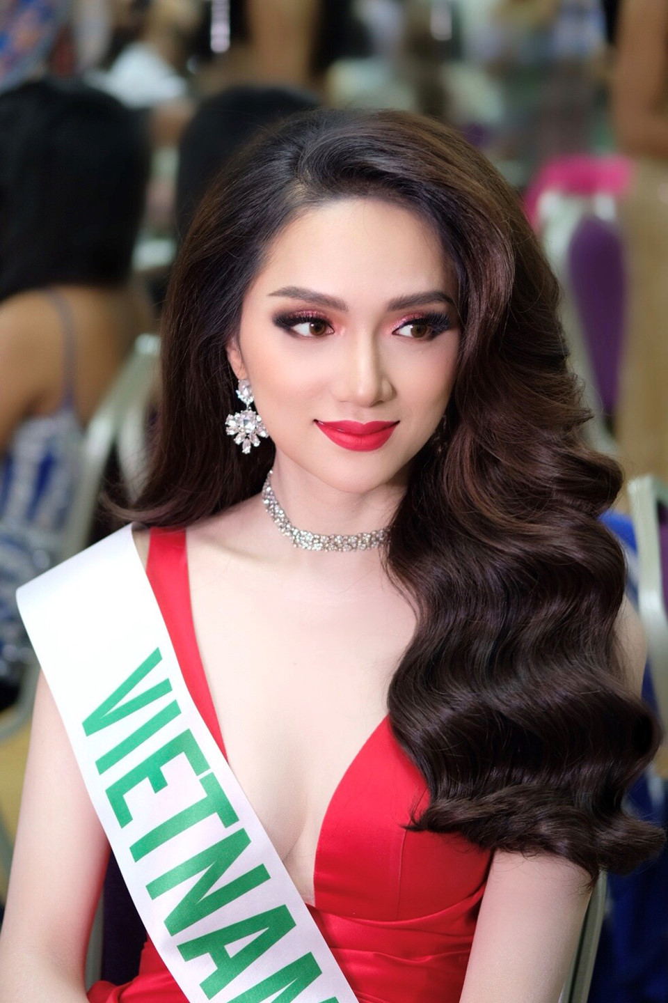 Hương Giang đăng quang Hoa hậu chuyển giới quốc tế 2018