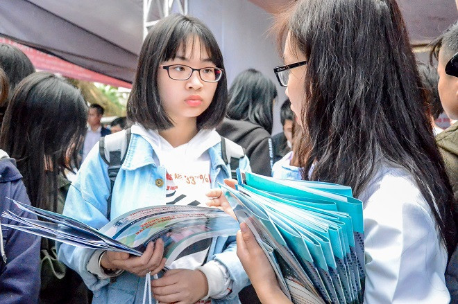 Gần 150 gian tư vấn của trường ĐH, CĐ về tuyển sinh tại Hà Nội