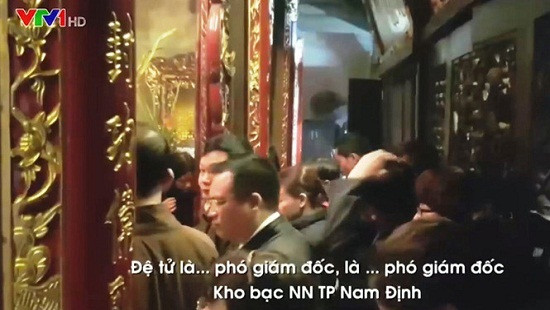 Nam Định: Cách chức giám đốc Kho bạc Nhà nước đi lễ trong giờ hành chính