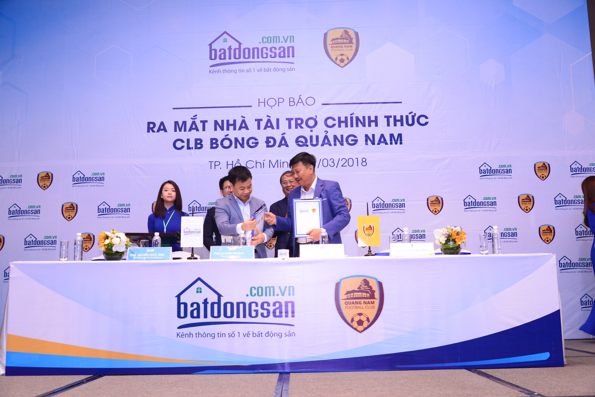 Batdongsan.com.vn tài trợ cho đương kim vô địch V-League CLB Quảng Nam 