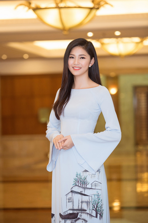 Á hậu Thanh Tú chiếm trọn Spotlight trên báo Hàn lần 2