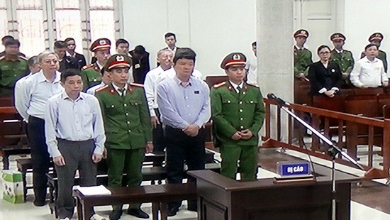 Xét xử Đinh La Thăng cùng đồng phạm: Luật sư tập trung gỡ tội cho nguyên Thành viên HĐTV PVN