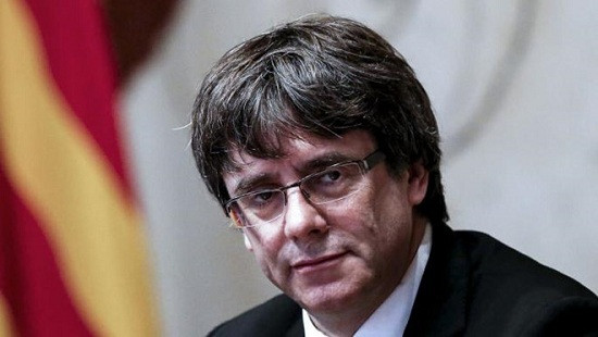 Cựu lãnh đạo vùng Catalonia bị bắt vì vượt biên trái phép