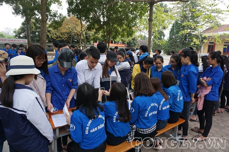 Thanh Hóa: Hàng trăm học sinh THPT tham dự ngày hội tư vấn hướng nghiệp