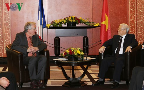 Tổng Bí thư Nguyễn Phú Trọng tiếp Bí thư toàn quốc Đảng Cộng sản Pháp