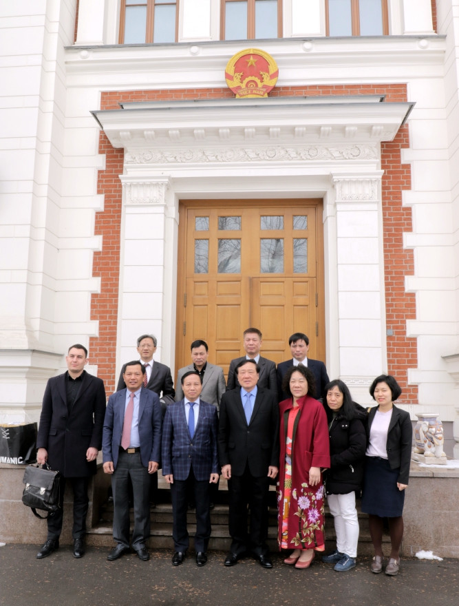 Chánh án TANDTC Nguyễn Hòa Bình thăm và làm việc tại Liên bang Nga