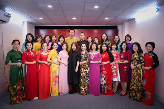Vợ chồng Chí Anh sánh đôi tham dự sự kiện Vẻ đẹp Việt Nam 2018