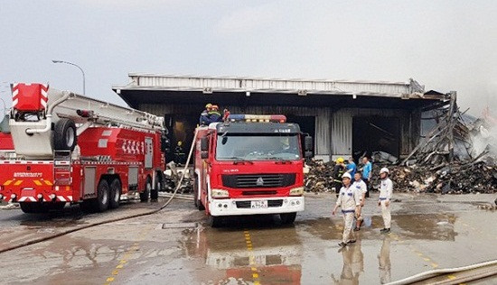 Huy động gần 800 người dập tắt hỏa hoạn tại Công ty TNHH Texhong Ngân Long