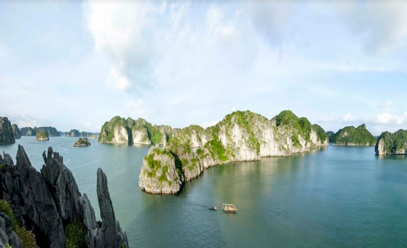 Quảng Ninh hot nhất vịnh Bắc Bộ mùa du lịch 30/4 bởi những lý do này