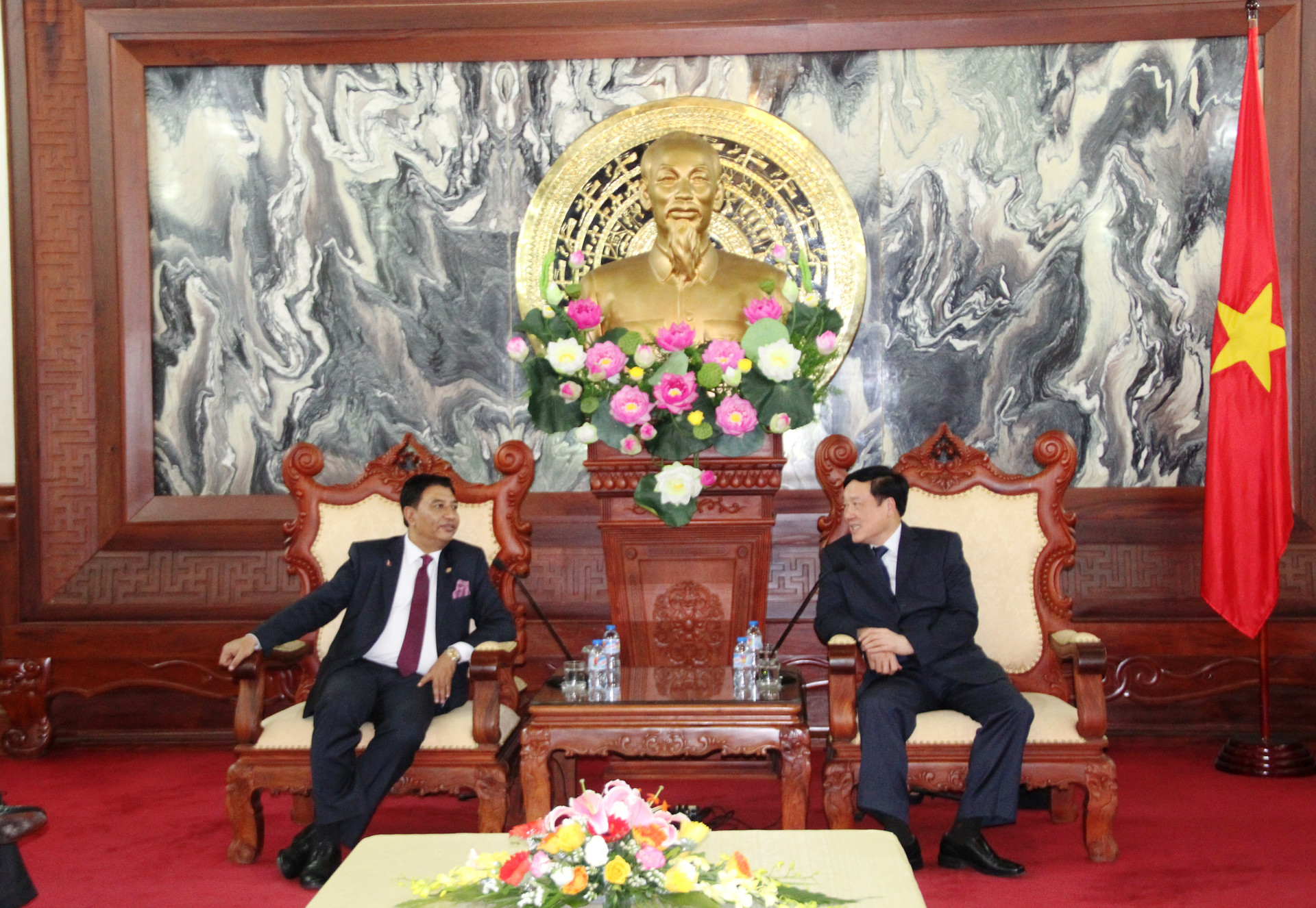  Chánh án TANDTC Nguyễn Hòa Bình tiếp Lãnh sự danh dự của Việt Nam tại Nepal