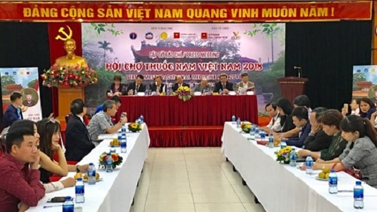 Lần đầu tiên Việt Nam tổ chức hội chợ thuốc nam