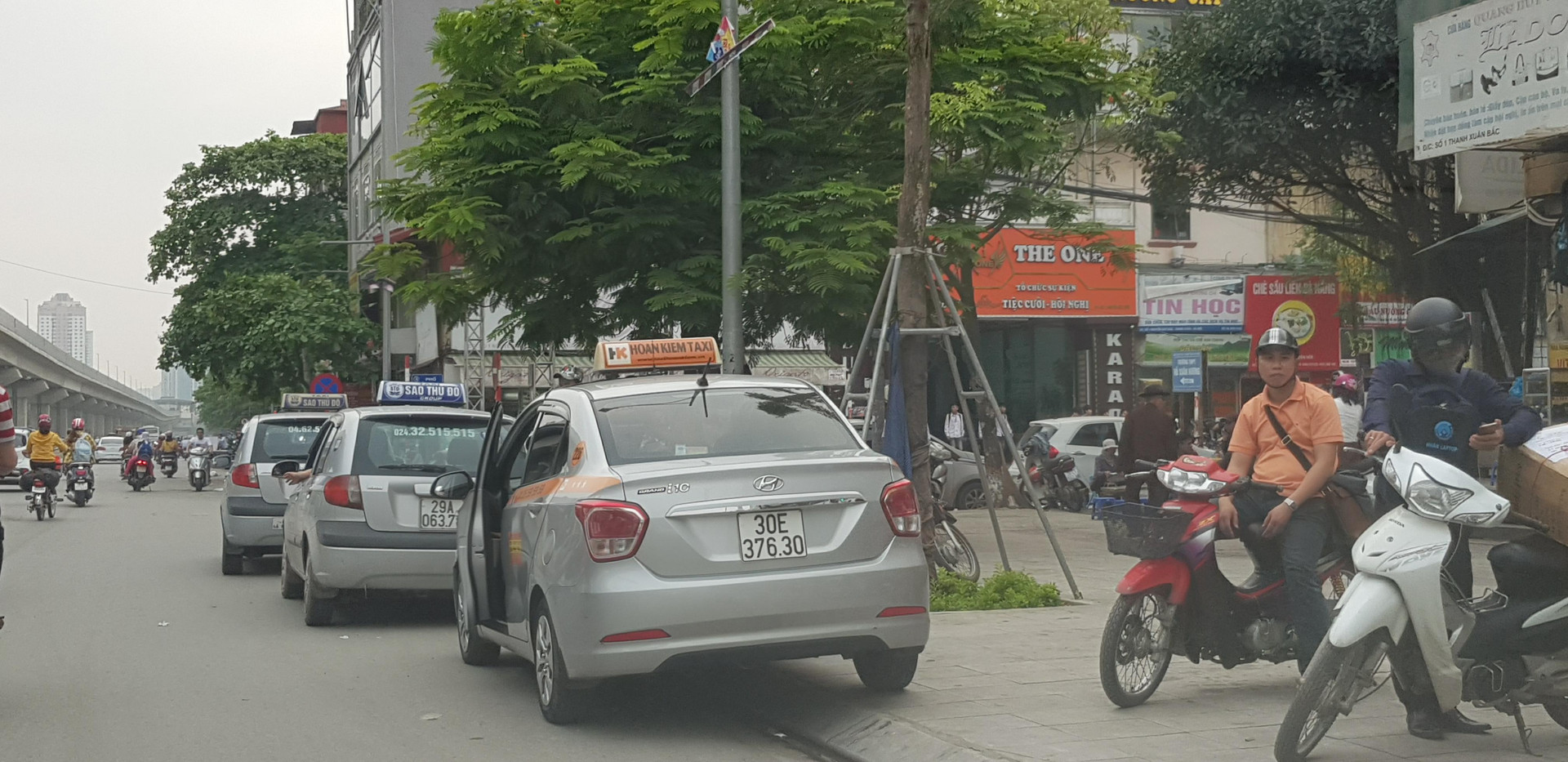 Hà Nội: Tình trạng lấn chiếm vỉa hè ở Thanh Xuân Bắc sau gần 1 tháng thực hiện Mệnh lệnh 02