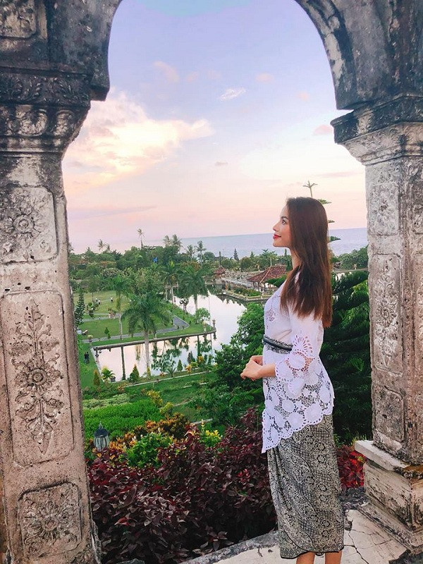 Phạm Hương chính thức mời dàn Miss Universe 2015 về Việt Nam