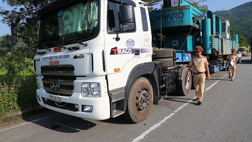 Xử phạt Công ty vận tải cơ giới Hải Sơn hơn 77 triệu đồng do chở quá tải