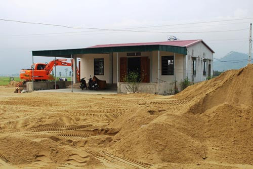 Hà Tĩnh: Huyện Nghi Xuân phản hồi bài viết về bãi tập kết cát trái phép
