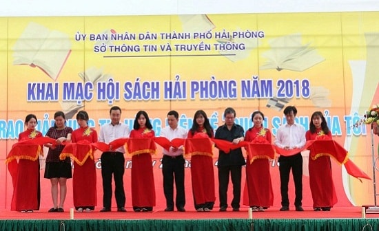 Hơn 8000 đầu sách trưng bày trong Ngày hội sách đường phố Hải Phòng 2018