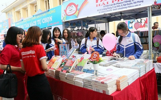 Hơn 8000 đầu sách trưng bày trong Ngày hội sách đường phố Hải Phòng 2018