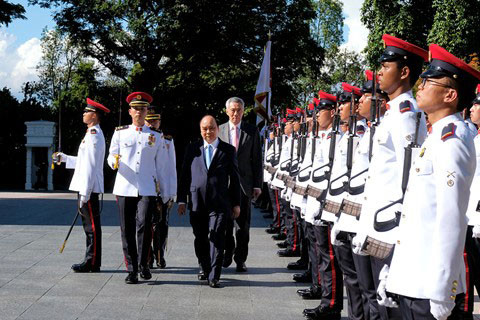 Thủ tướng Singapore đón và hội đàm với Thủ tướng Nguyễn Xuân Phúc