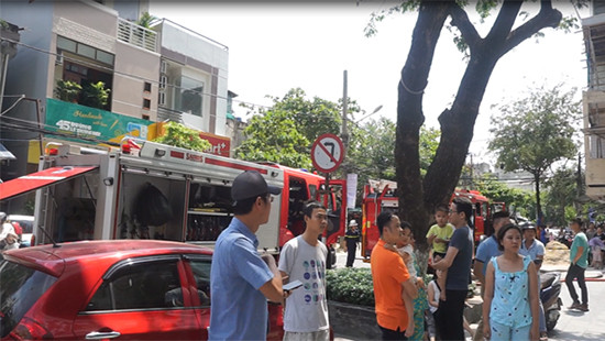Cháy chung cư F.Home Apartment ở Đà Nẵng, người dân hoảng loạn tháo chạy