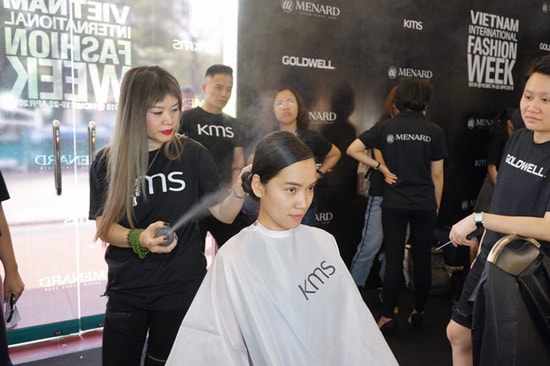 Dấu ấn tạo xu hướng stylist tóc của tuần lễ thời trang quốc tế Việt Nam 2018 