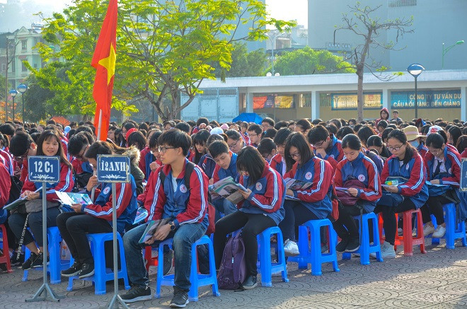 Trường ĐH Luật Hà Nội tư vấn tuyển sinh tại Quảng Ninh