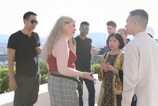 NTK Đỗ Trịnh Hoài Nam gặp gỡ minh tinh quốc tế tại Cannes