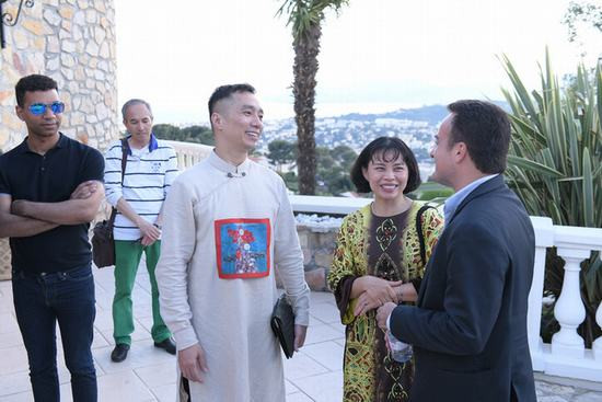 NTK Đỗ Trịnh Hoài Nam gặp gỡ minh tinh quốc tế tại Cannes