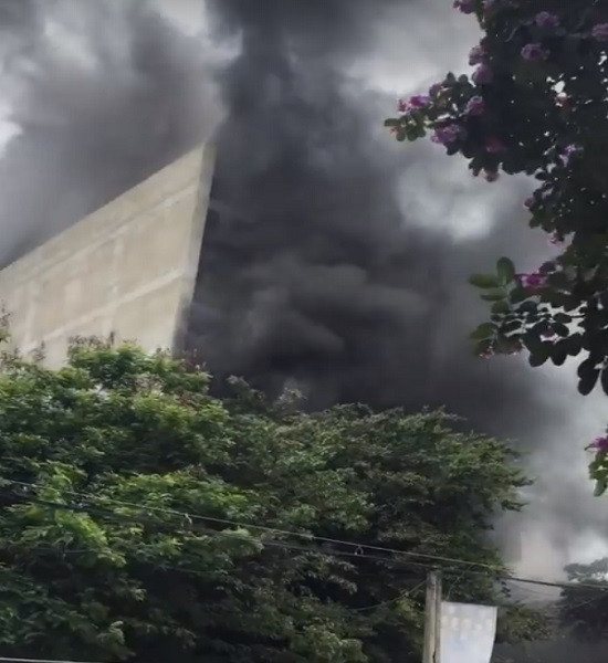 Hà Nội: Cháy lớn tại bệnh viện Việt - Pháp
