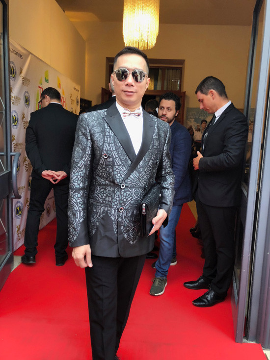 NTK Đỗ Trịnh Hoài Nam tất bật chuẩn bị show diễn tại Cannes 2018