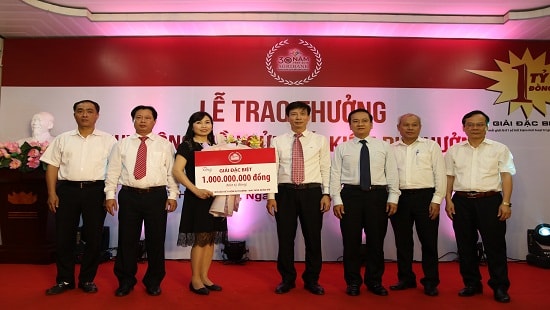 Agribank trao giải đặc biệt 1 tỷ đồng cho khách hàng