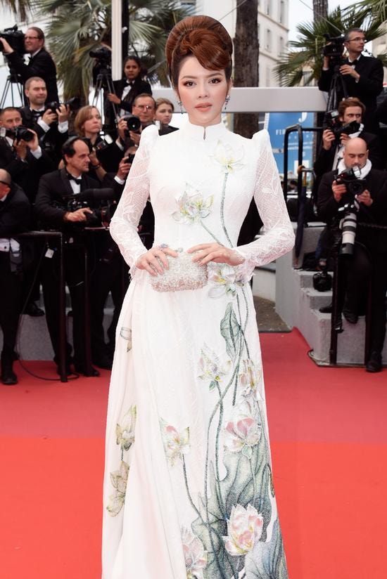 Lý Nhã Kỳ và chiếc áo dài Việt trên thảm đỏ Cannes 2018