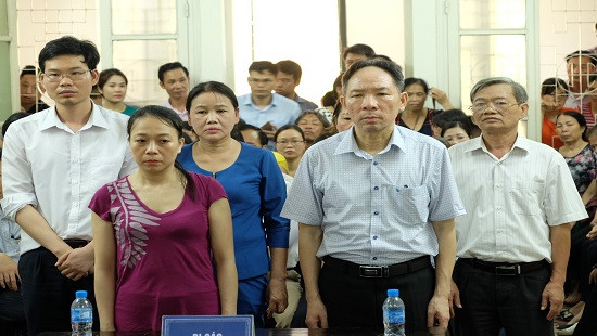 Được thay đổi tội danh, cựu Phó GĐ Sở NN&PTNT Hà Nội lĩnh án 12 năm tù
