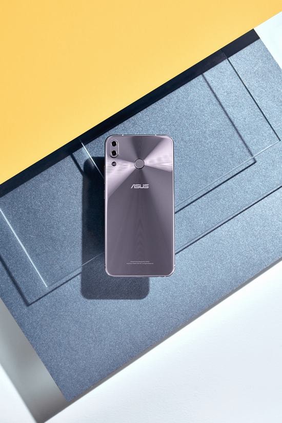 ZenFone 5 sở hữu trí thông minh nhân tạo AI chính thức ra mắt tại Việt Nam 