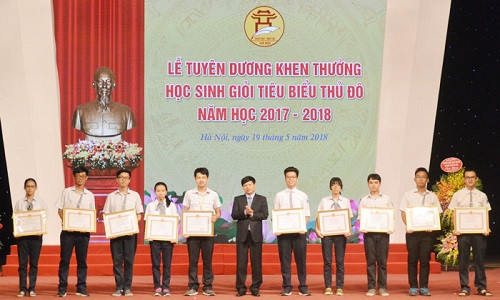 Hà Nội tuyên dương những học sinh giỏi tiêu biểu thủ đô