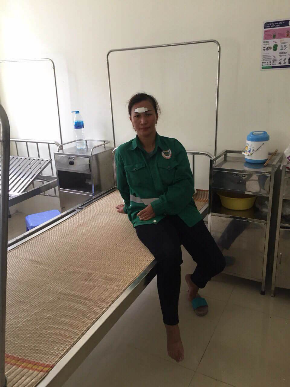 Hà Nội: Nữ công nhân vệ sinh môi trường bị đánh nhập viện