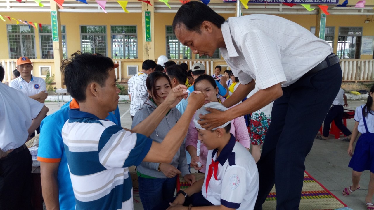 Hàng trăm học sinh hào hứng tham gia tập huấn phòng chống tai nạn và đuối nước