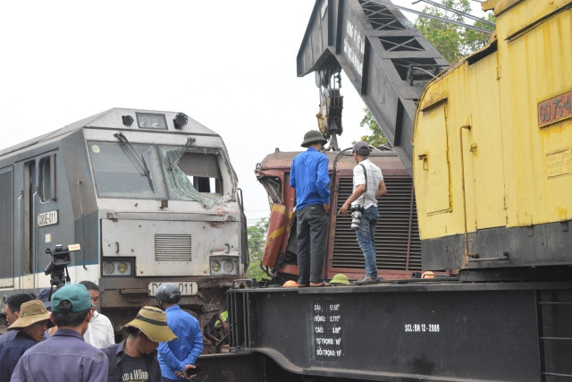 Khẩn trương khắc phục vụ tai nạn 2 tàu hoả đâm nhau ở Quảng Nam