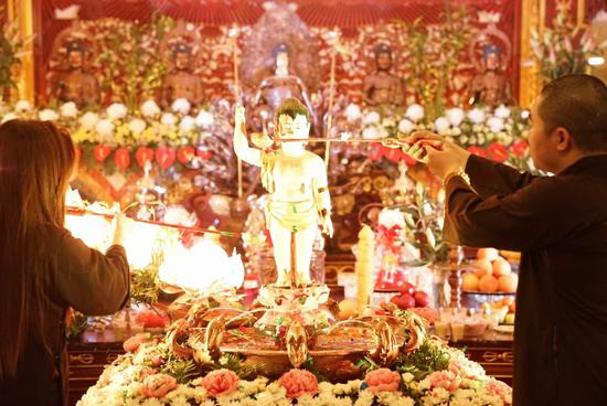 Ấm lòng kiều bào dự lễ Phật đản tại Matxcơva