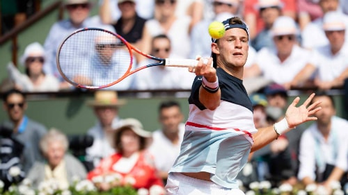 Schwartzman trở thành tay vợt đầu tiên lấy được một set của Nadal tại Roland Garros kể từ 2015. Ảnh: ATP.