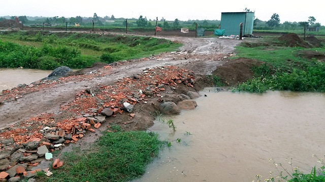Gia Lai: Ruộng lúa bị cày nát để lấy khoáng sản